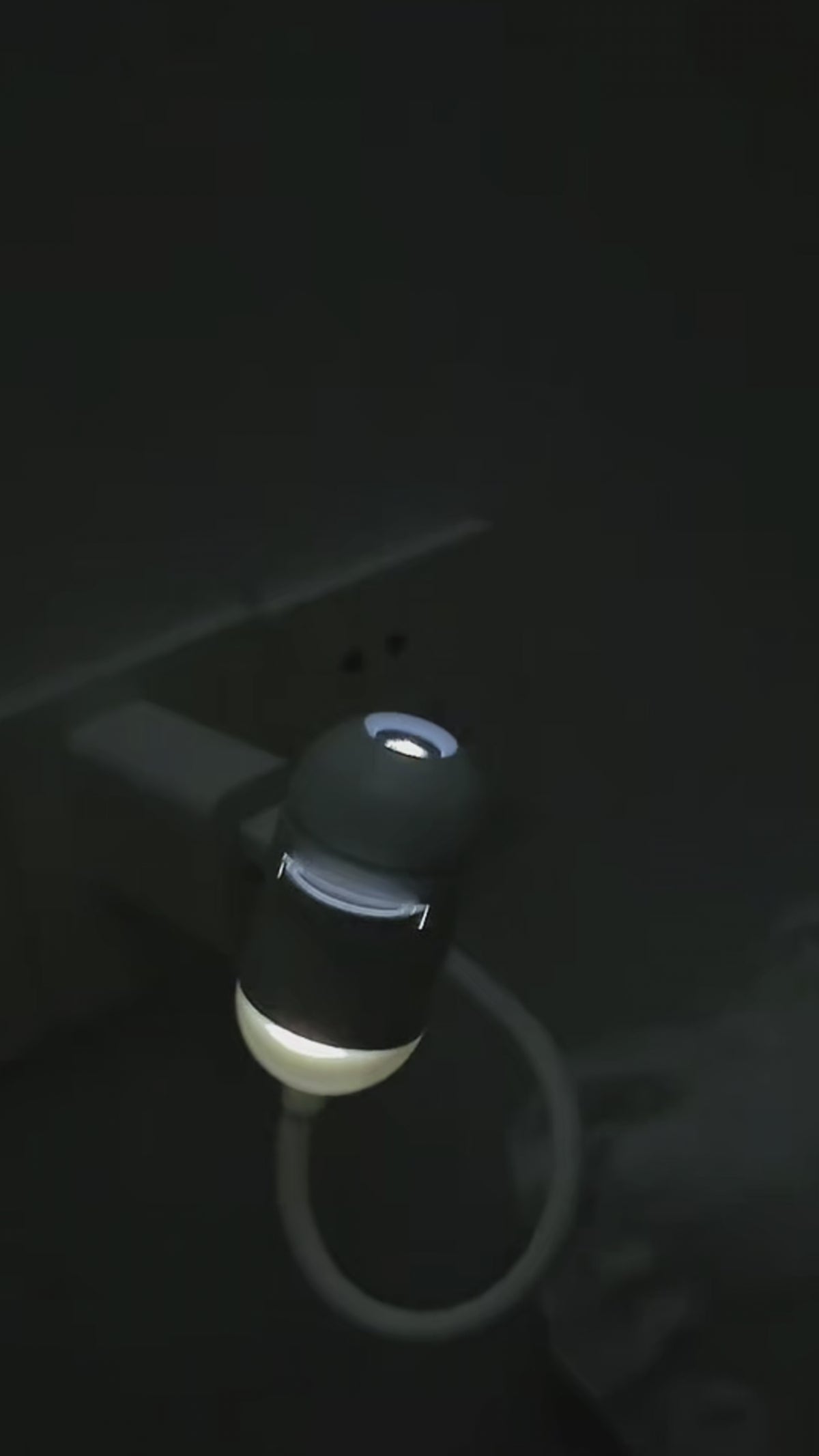 Customer video review of the STARGLOW USB star projector night light